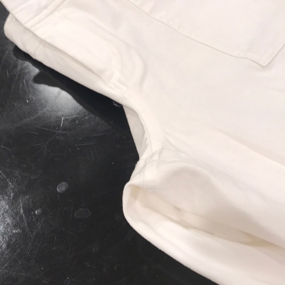 INC white basic shorts - Picture 4 of 6